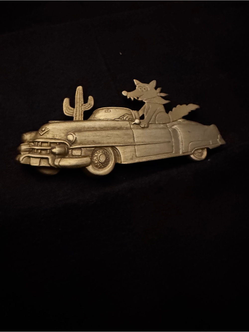 Vintage JJ Gold Car & Coyote Pin